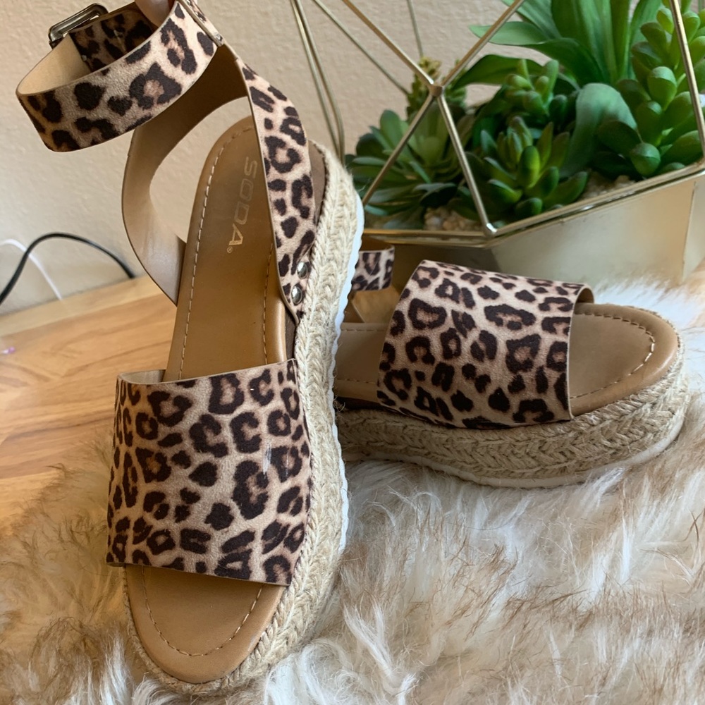 Soda topic cheetah espadrilles EUC
